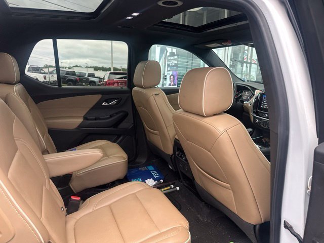 Used 2023 Chevrolet Traverse Premier FWD image 13