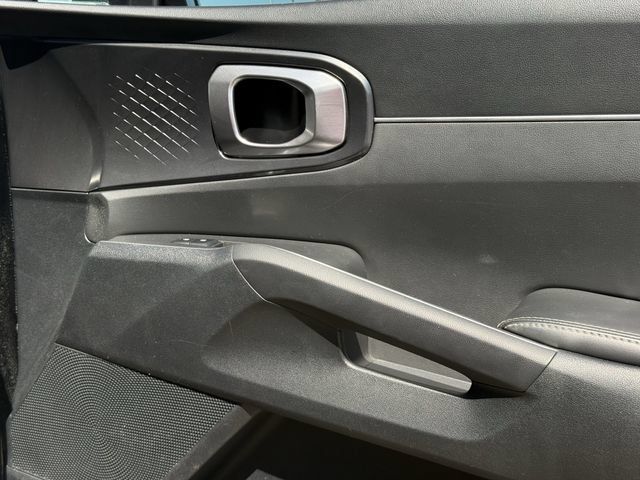 Used 2025 Kia Sorento LX FWD image 27