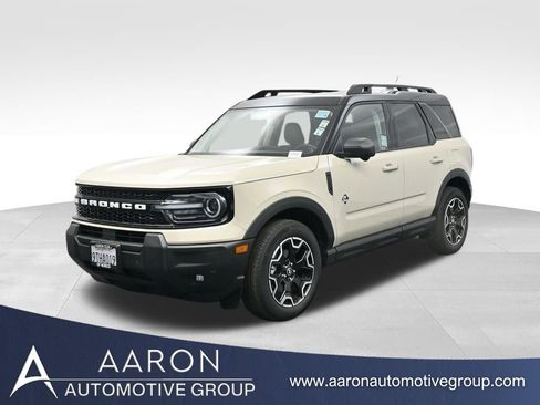 Used 2025 Ford Bronco Sport Outer Banks w/ Outer Banks Tech Package+ image 1