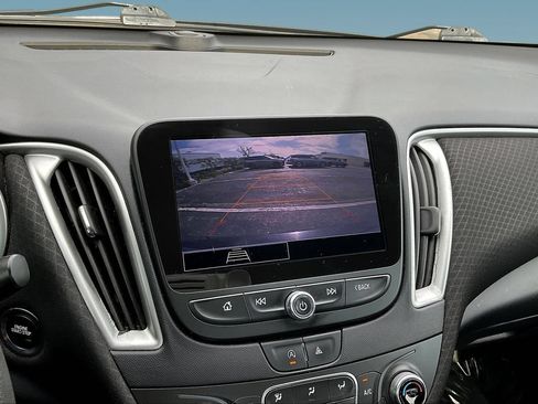 Used 2022 Chevrolet Malibu LT FWD image 14