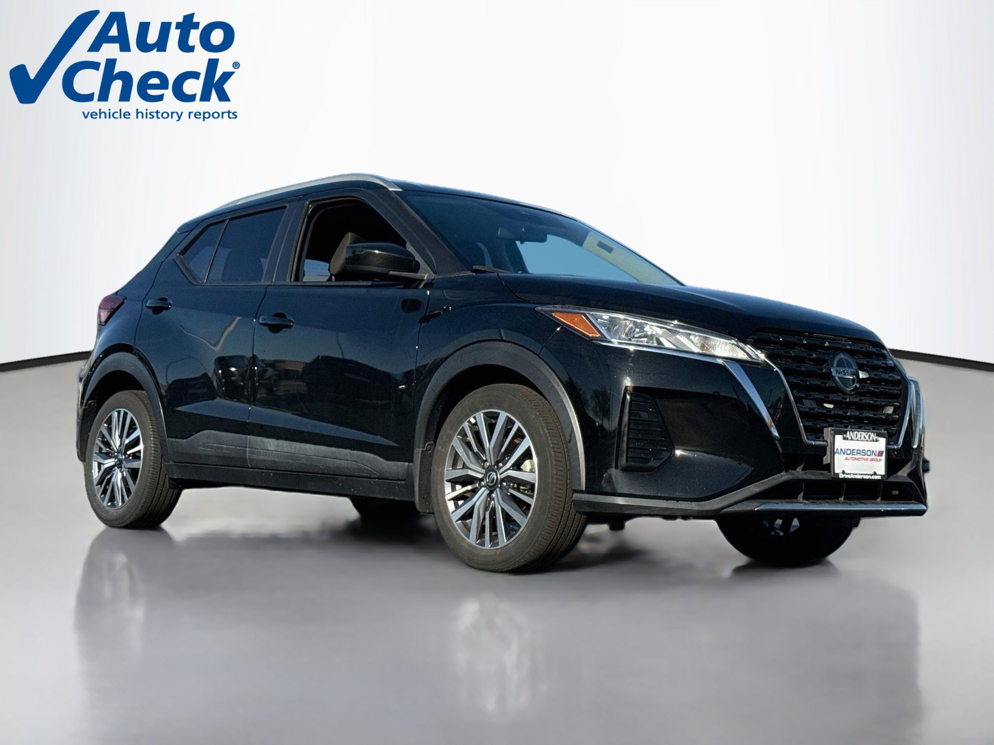 Used 2021 Nissan Kicks SV FWD image 1