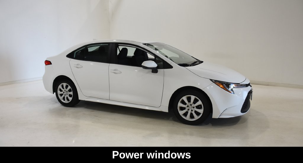 Used 2025 Toyota Corolla LE FWD image 3