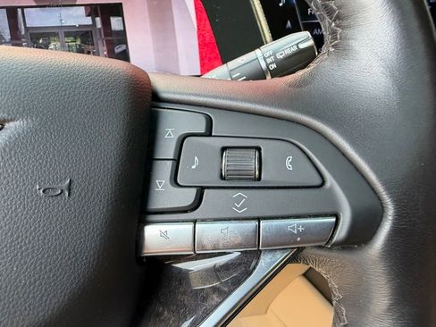 Used 2022 Cadillac Escalade Premium Luxury w/ Performance Package AWD/4WD image 17