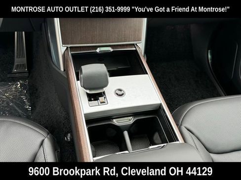 New 2025 Land Rover Range Rover SE image 16