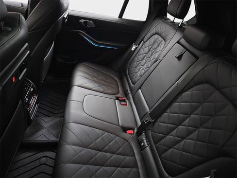 Used 2023 BMW X5 xDrive45e image 17