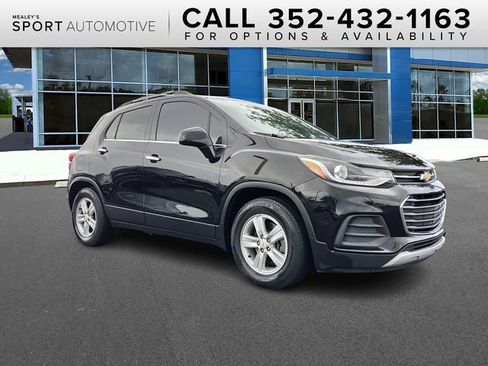 Used 2020 Chevrolet Trax LT w/ Sun & Sound Package image 1