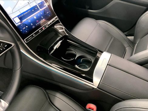 Certified 2023 Mercedes-Benz GLC 300 image 27