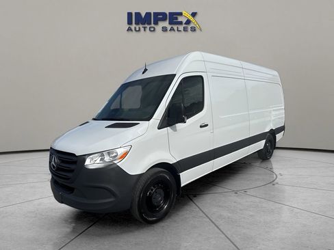 Used 2025 Mercedes-Benz Sprinter 2500 image 1