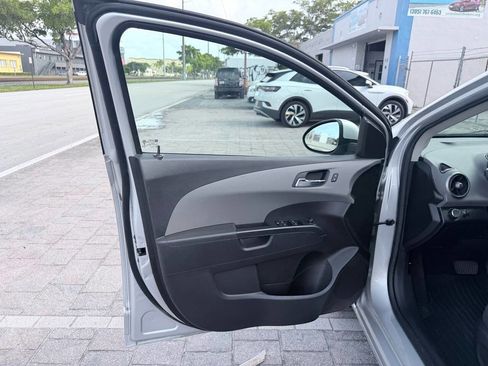 Used 2016 Chevrolet Sonic LT FWD image 9