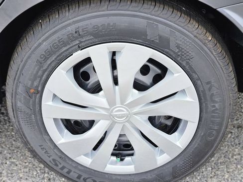 New 2025 Nissan Versa S w/ Trunk Package FWD image 10