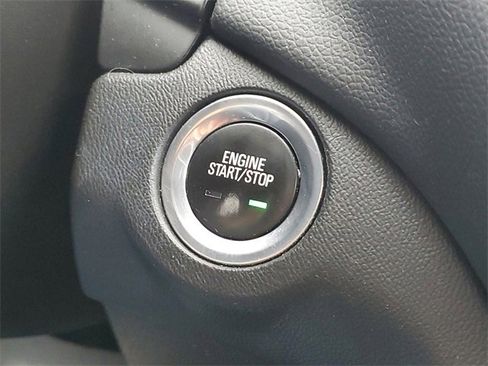 Used 2021 Chevrolet Equinox LT image 17