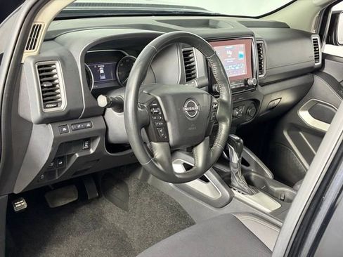 Used 2024 Nissan Frontier SV image 26