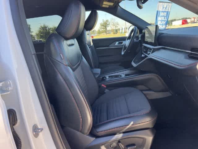 Used 2025 Ford Explorer ST-Line w/ Premium Package RWD image 12