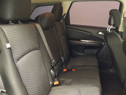 Used 2020 Dodge Journey SE w/ Blacktop Package image 19