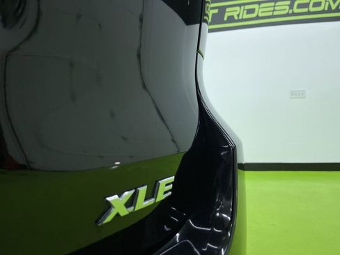 Used 2015 Toyota Highlander XLE image 14