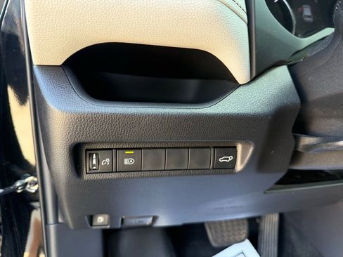 Used 2021 Toyota RAV4 XLE w/ Convenience Package image 12