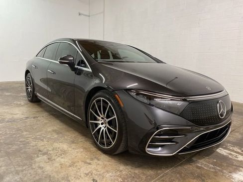 Used 2023 Mercedes-Benz EQS 580 4MATIC Sedan image 3
