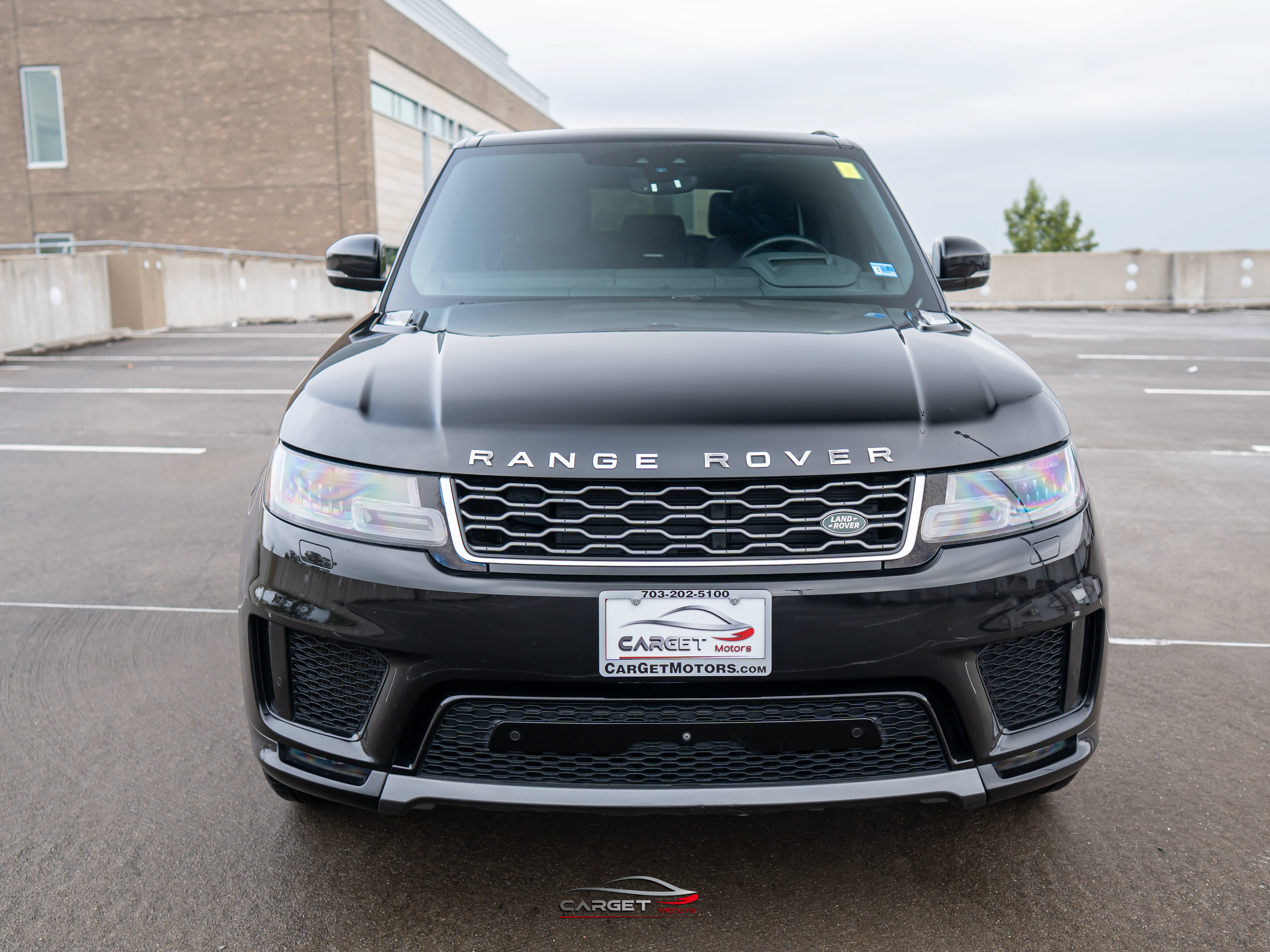 Used 2018 Land Rover Range Rover Sport HSE AWD/4WD image 2