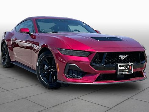 Used 2025 Ford Mustang GT RWD image 3
