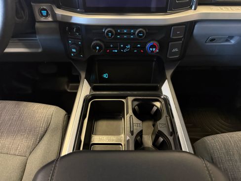 Used 2024 Ford F250 XLT w/ Black Appearance Package AWD/4WD image 9