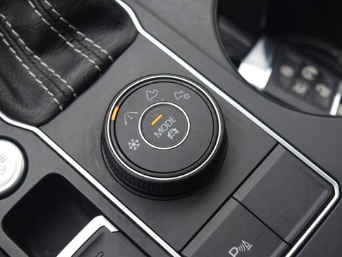 Used 2021 Volkswagen Atlas SE w/ Panoramic Sunroof Package AWD/4WD image 30