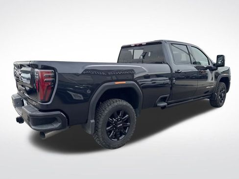 Used 2025 GMC Sierra 3500 AT4 w/ AT4 Premium Plus Package image 5