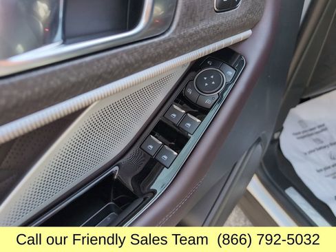 Used 2025 Ford Explorer Platinum w/ Ultimate Package AWD/4WD image 13
