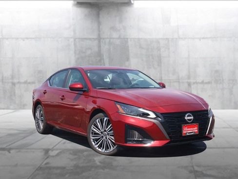 New 2026 Nissan Altima 2.5 SV w/ SV Premium Package AWD/4WD image 2