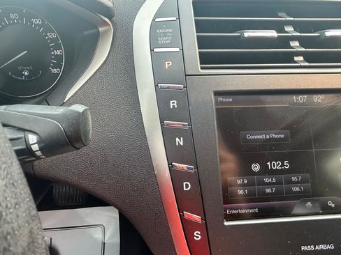 Used 2013 Lincoln MKZ FWD image 25