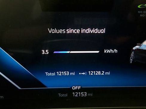Used 2025 BMW i7 xDrive60 w/ Executive Package RWD image 56