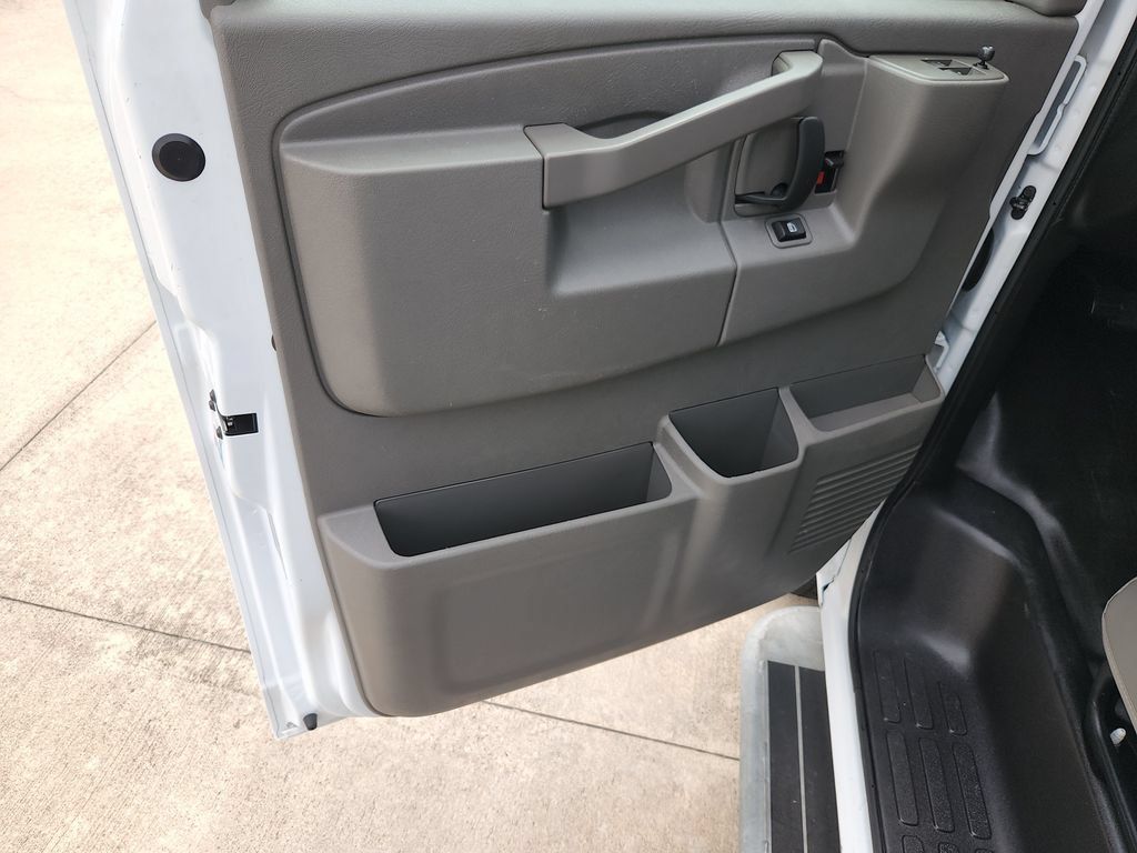 Used 2025 GMC Savana 2500 w/ Driver Convenience Package RWD image 31