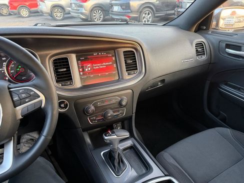 Used 2016 Dodge Charger SXT image 21