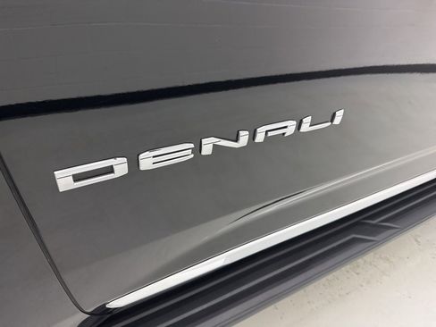 Used 2022 GMC Yukon Denali image 16