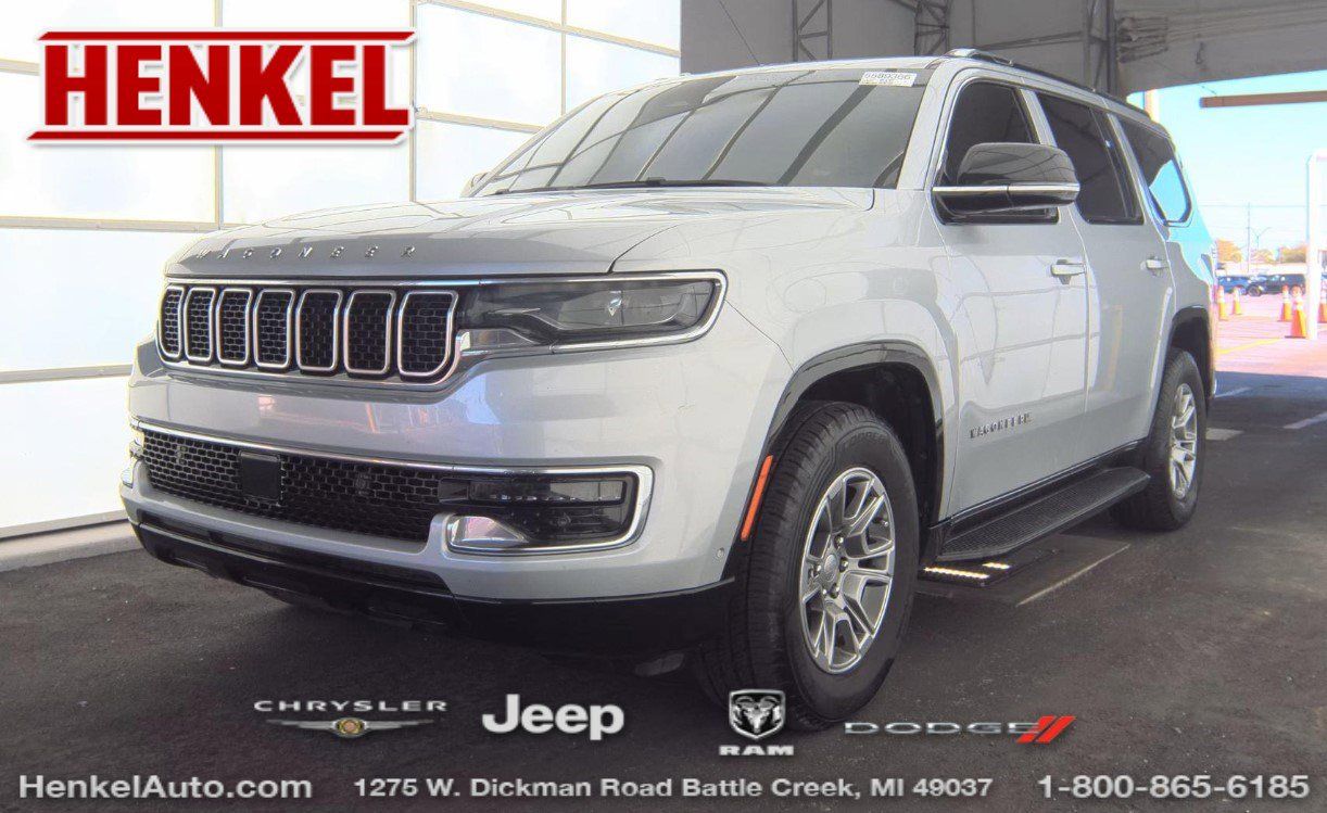 Used 2023 Jeep Wagoneer 4WD image 1