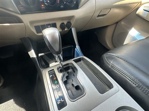 Used 2014 Toyota Tacoma PreRunner w/ SR5 Package RWD image 18