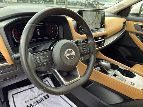 Used 2023 Nissan Rogue Platinum FWD image 34