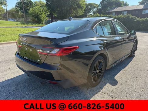 Used 2025 Toyota Camry SE FWD image 28