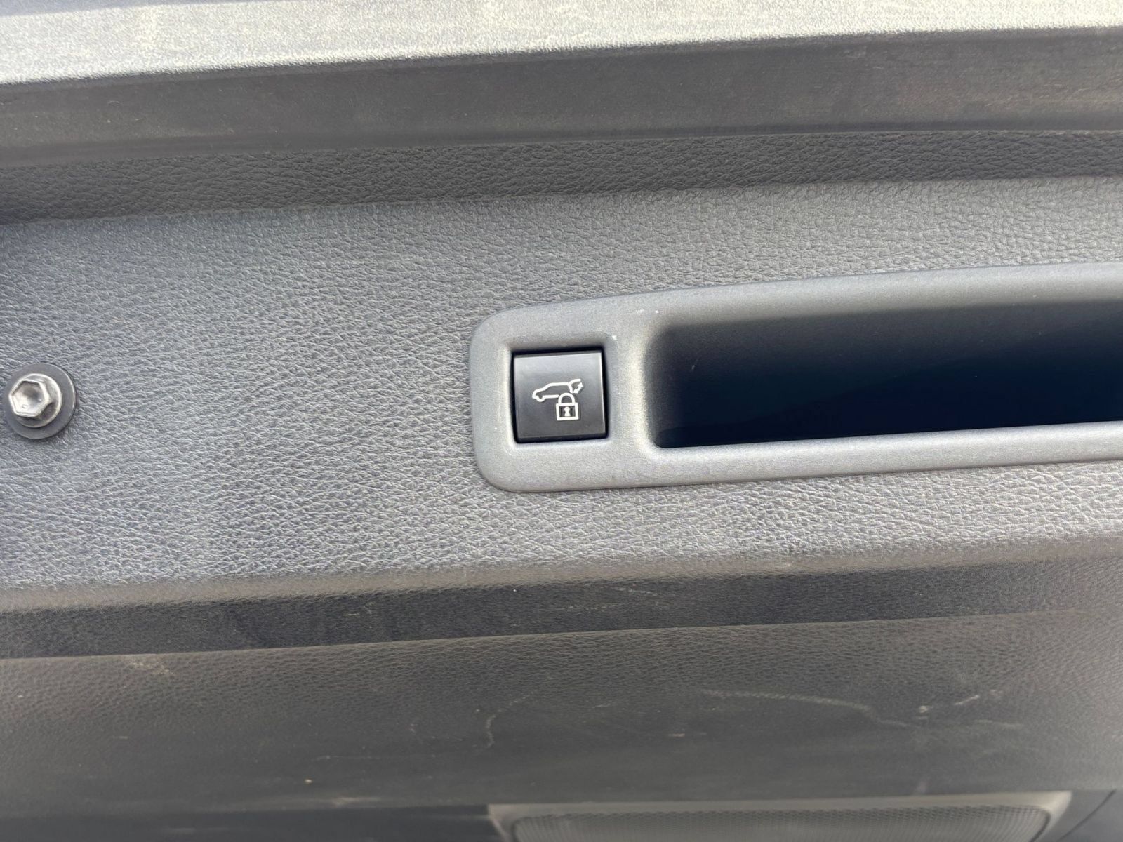 Used 2025 Toyota Sienna XLE FWD image 22