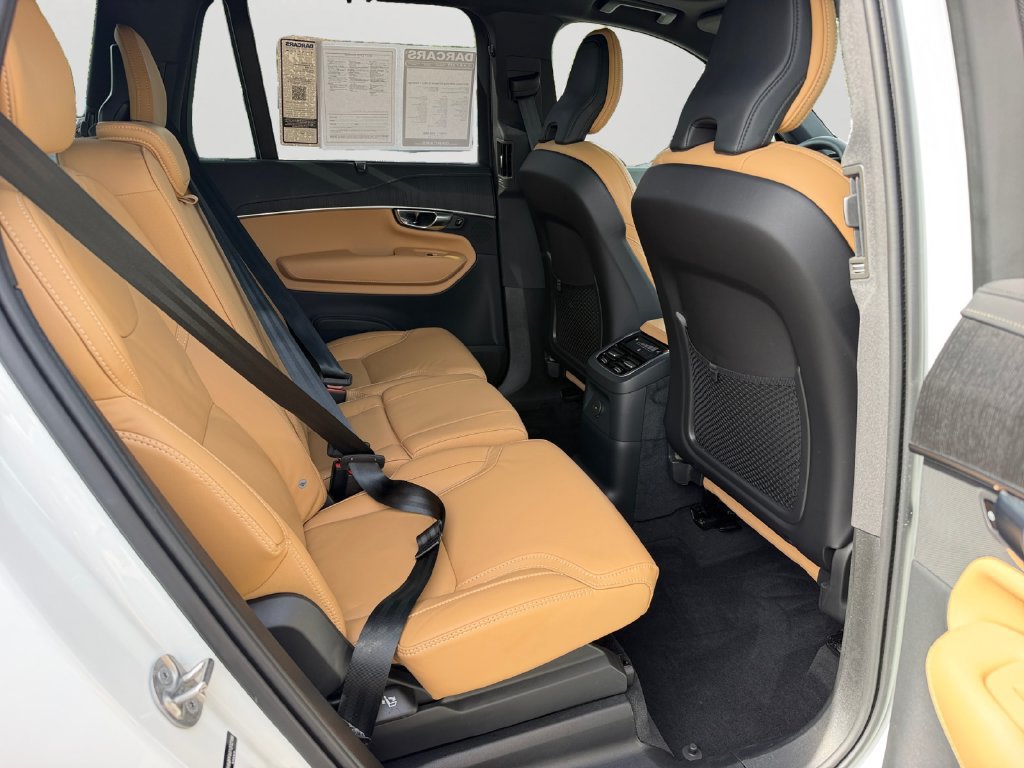 Certified 2025 Volvo XC90 T8 Ultra w/ Protection Package Premier AWD/4WD image 9