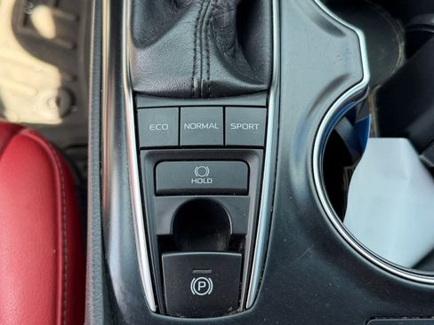 Used 2018 Toyota Camry XSE w/ Driver Assist Package FWD image 16