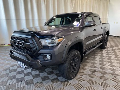 Used 2021 Toyota Tacoma TRD Off-Road AWD/4WD image 7