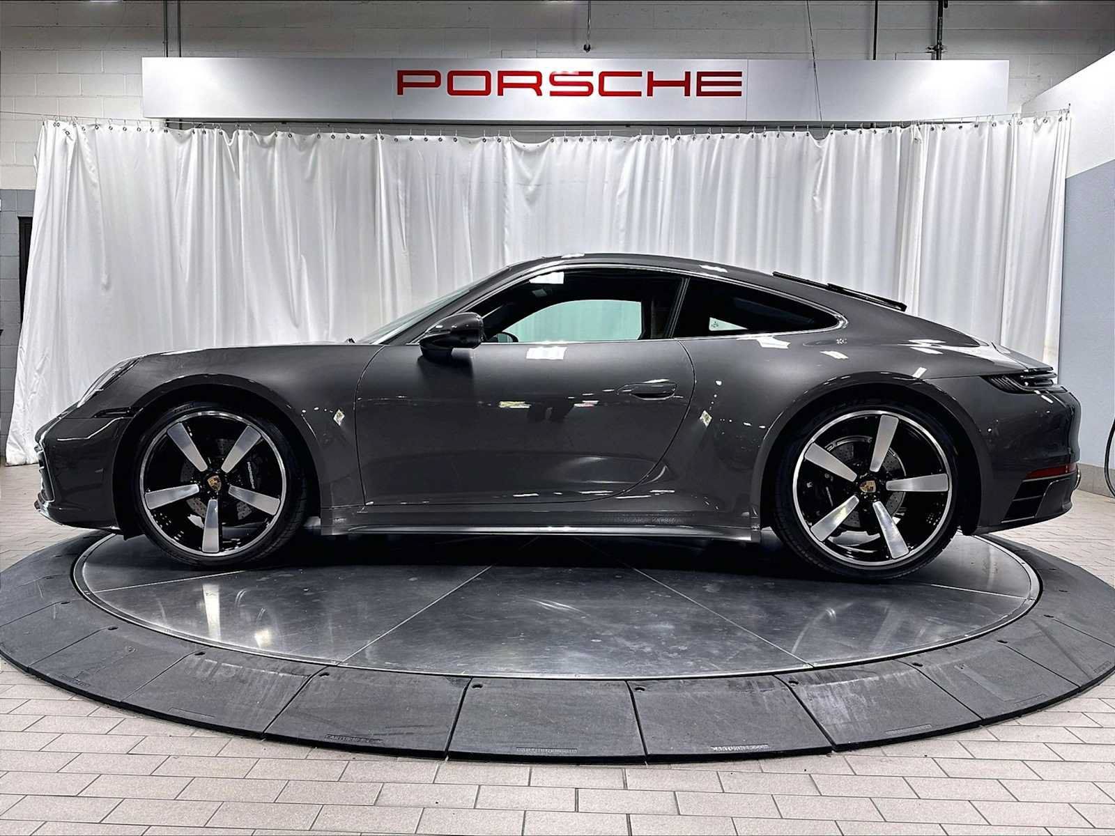 Used 2024 Porsche 911 Carrera 4 AWD/4WD image 2