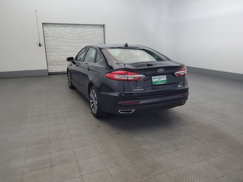 Used 2020 Ford Fusion SE image 3
