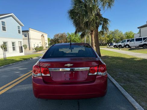 Used 2013 Chevrolet Cruze LT w/ Technology Package FWD image 8