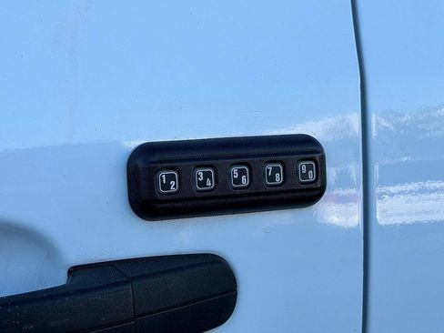 Used 2018 Ford Transit 350 XLT image 19