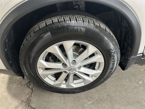 Used 2015 Nissan Rogue SV AWD/4WD image 22