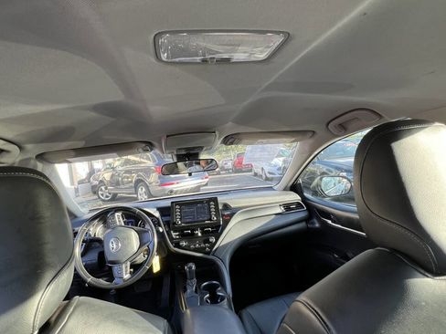 Used 2021 Toyota Camry SE image 12