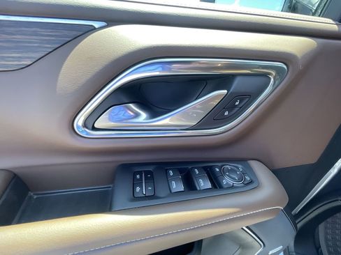 Used 2022 Chevrolet Suburban High Country w/ LPO, Illumination Package AWD/4WD image 23