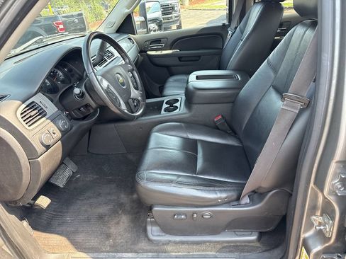 Used 2013 Chevrolet Silverado 1500 LTZ w/ LTZ Plus Package AWD/4WD image 12