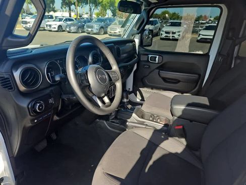 Used 2023 Jeep Wrangler Unlimited AWD/4WD image 14